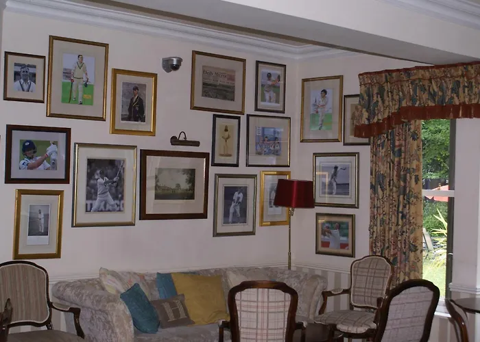 Готель Haley's