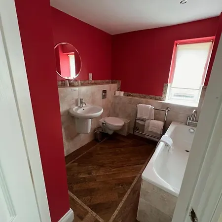 Haley's 3* Leeds (West Yorkshire)