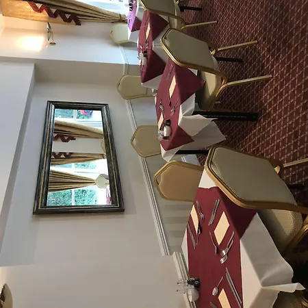 Hotel Haley's