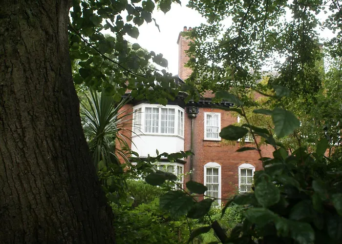 Haley's 3* Leeds (West Yorkshire)