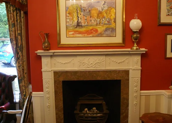 Haley's 3* Leeds (West Yorkshire)