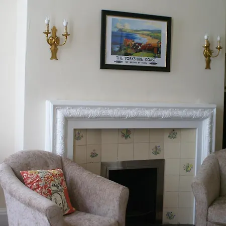 Haley's 3* Leeds (West Yorkshire)